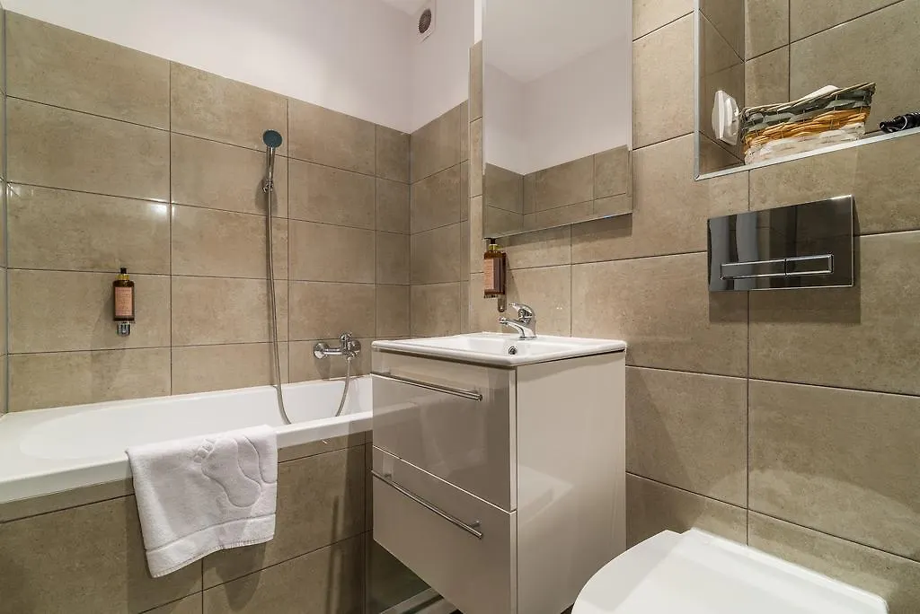 Apartment Rent Like Home - Aleja Jana Pawla II 20 Warsaw Poland